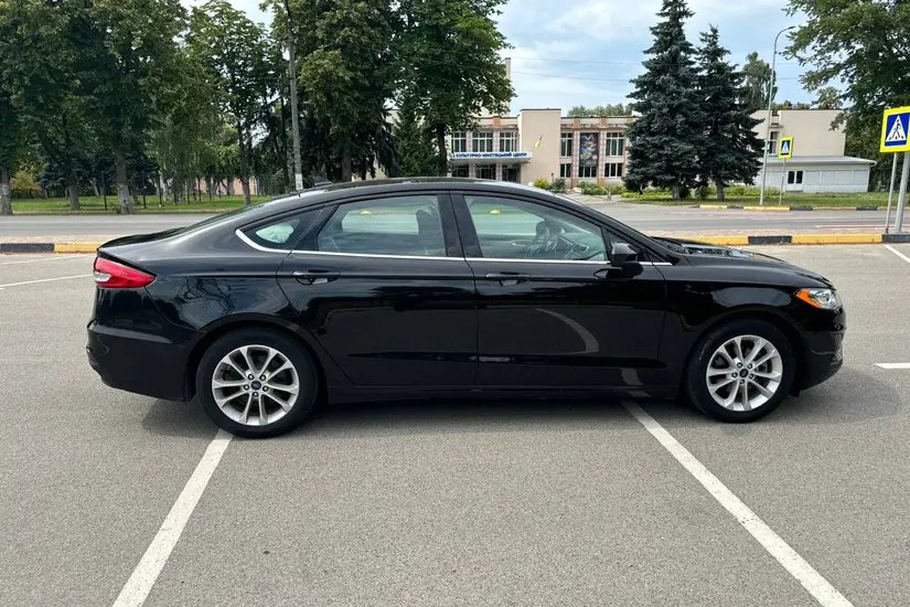 Ford Fusion Hybrid 
