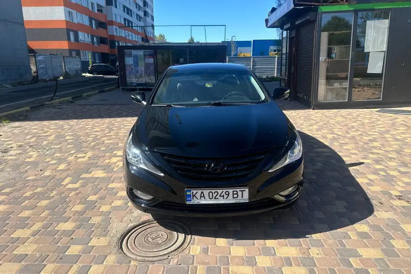 Hyundai  Sonata UF