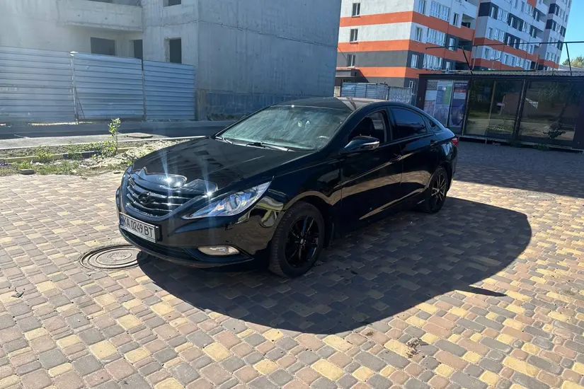 Hyundai  Sonata UF