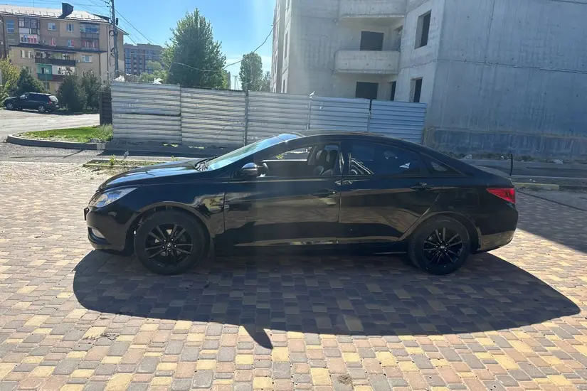 Hyundai  Sonata UF