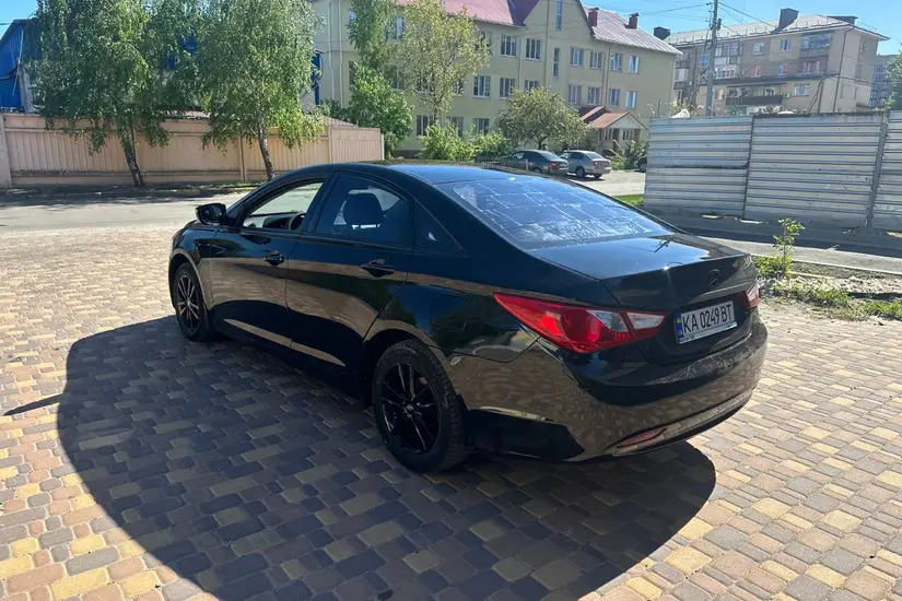 Hyundai  Sonata UF