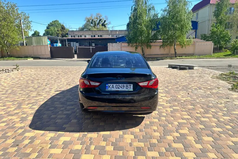 Hyundai  Sonata UF
