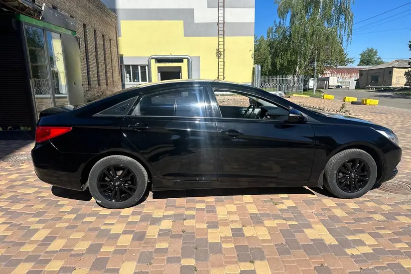 Hyundai  Sonata UF