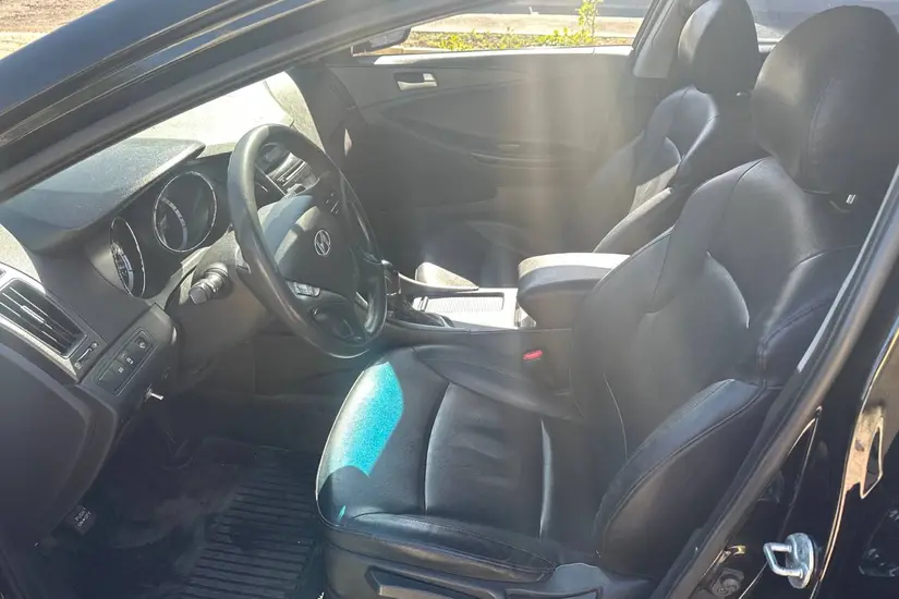 Hyundai  Sonata UF