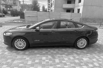 Ford Fusion Hybrid 