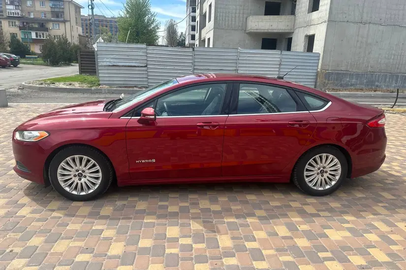 Ford Fusion Hybrid 