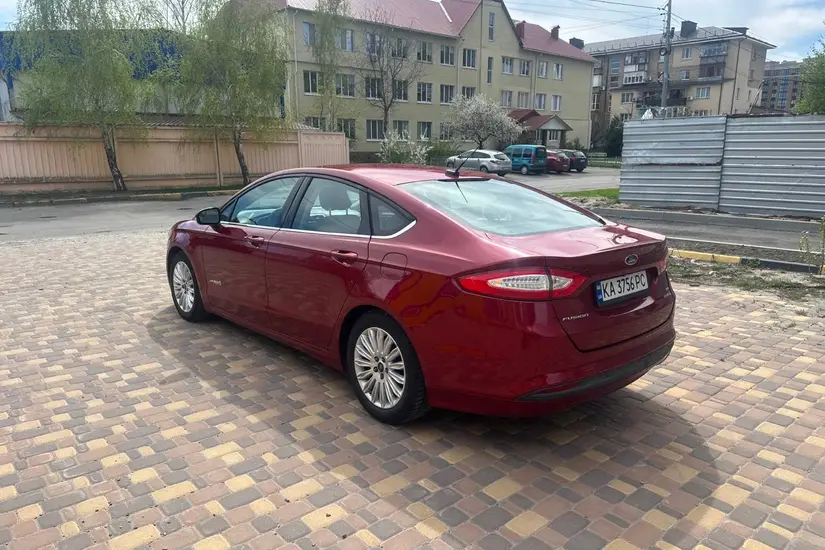 Ford Fusion Hybrid 