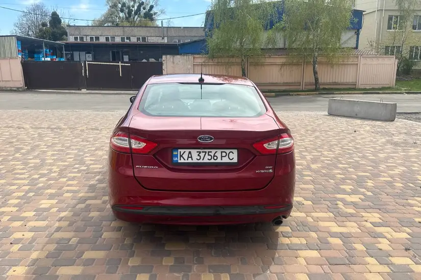 Ford Fusion Hybrid 