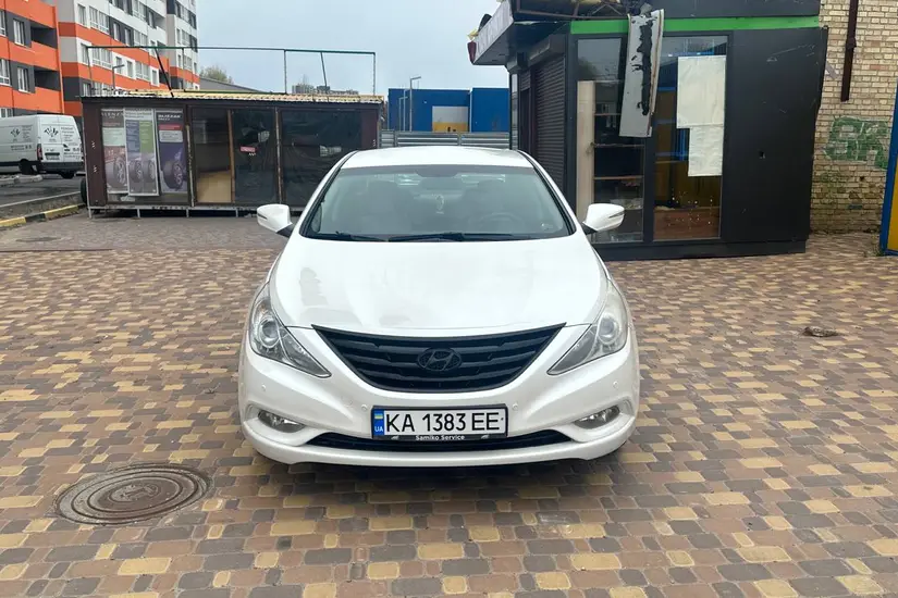 Hyundai Sonata  YF