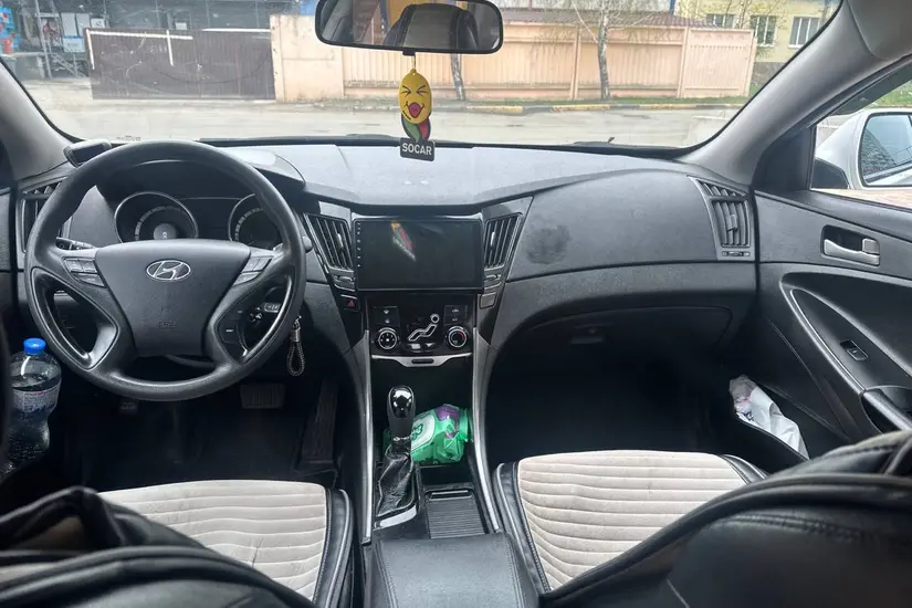 Hyundai Sonata  YF