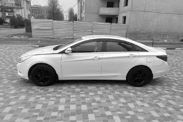 Hyundai Sonata  YF
