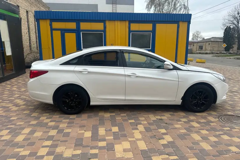 Hyundai Sonata  YF
