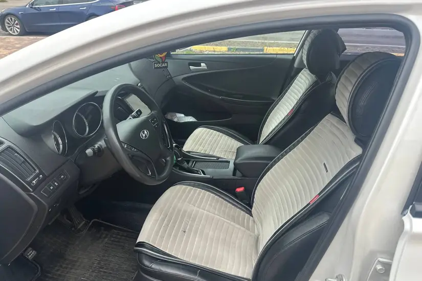 Hyundai Sonata  YF