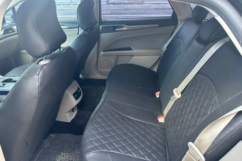 Ford Fusion Hybrid 
