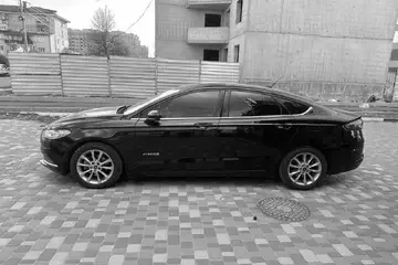 Ford Fusion Hybrid 
