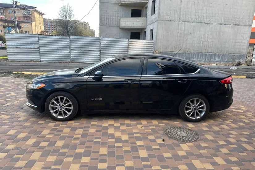 Ford Fusion Hybrid 