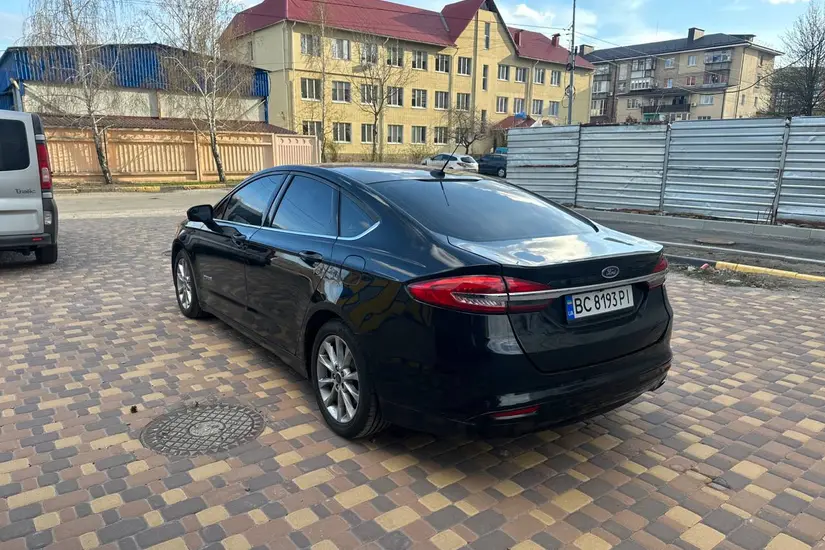 Ford Fusion Hybrid 