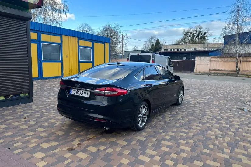 Ford Fusion Hybrid 