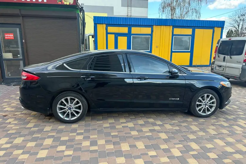 Ford Fusion Hybrid 