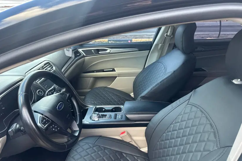 Ford Fusion Hybrid 