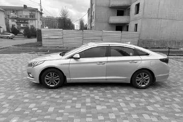 Hyundai Sonata  YF