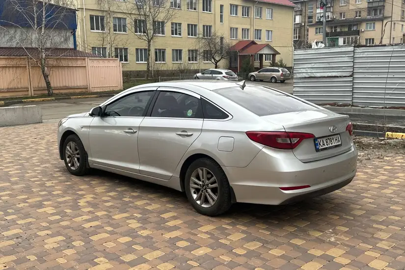 Hyundai Sonata  YF