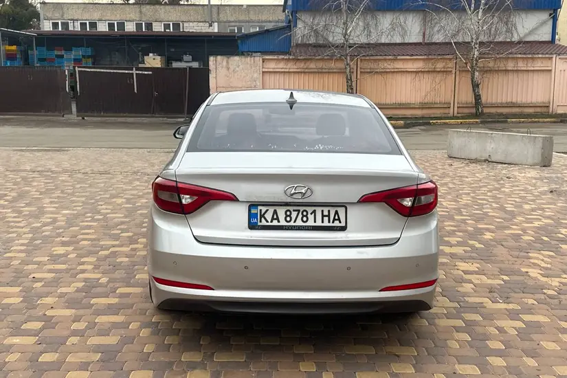Hyundai Sonata  YF