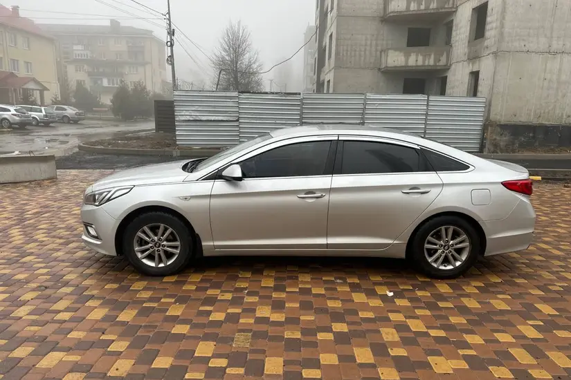 Hyundai Sonata  LF