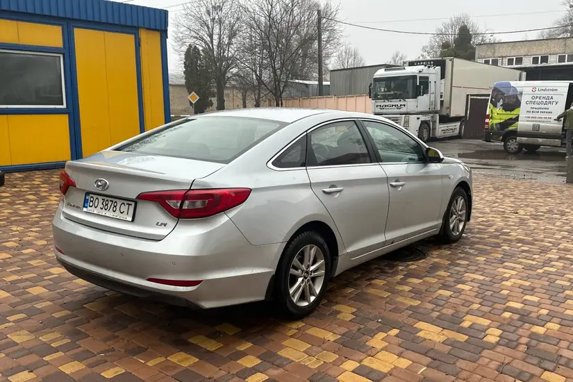Hyundai Sonata  LF