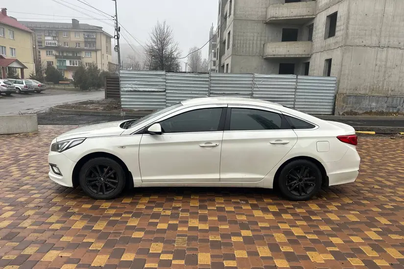Hyundai Sonata  LF