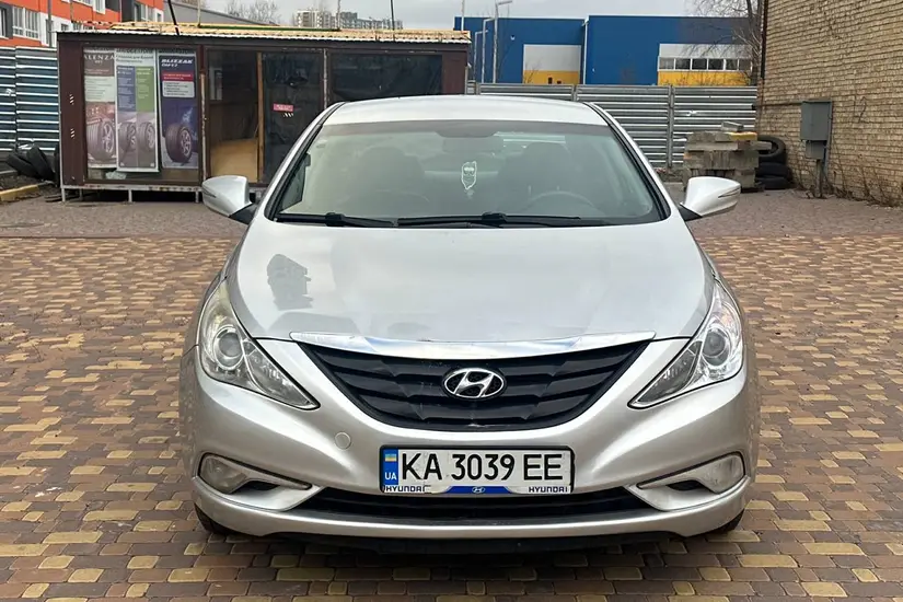 Hyundai Sonata  YF