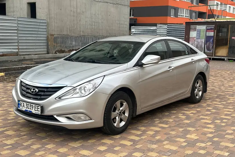 Hyundai Sonata  YF