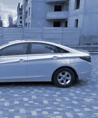 Hyundai Sonata  YF
