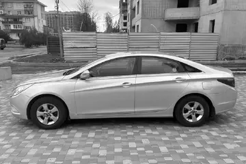 Hyundai Sonata  YF