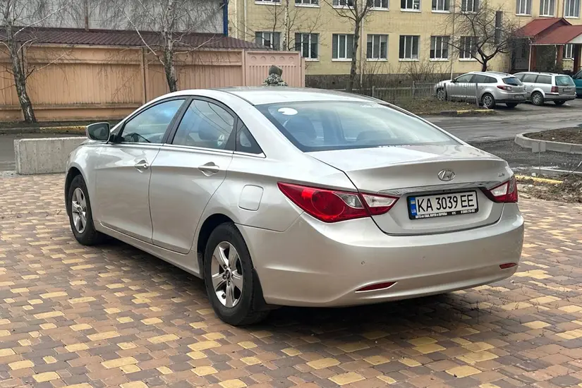 Hyundai Sonata  YF