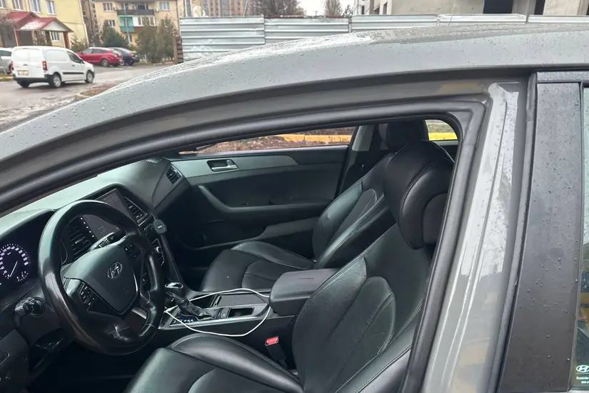 Hyundai Sonata  LF