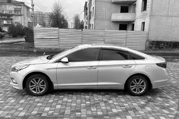 Hyundai Sonata  LF