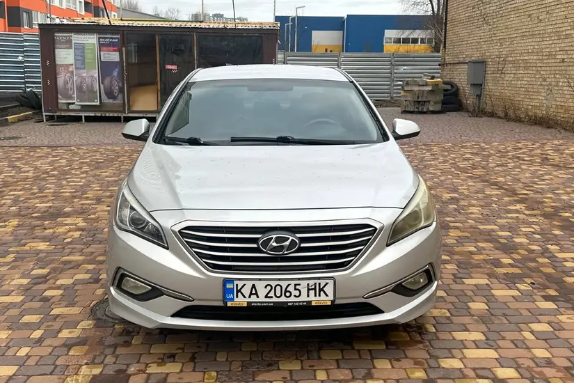 Hyundai Sonata  YF