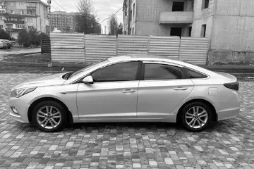 Hyundai Sonata  YF