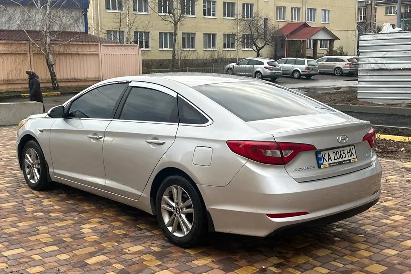 Hyundai Sonata  YF