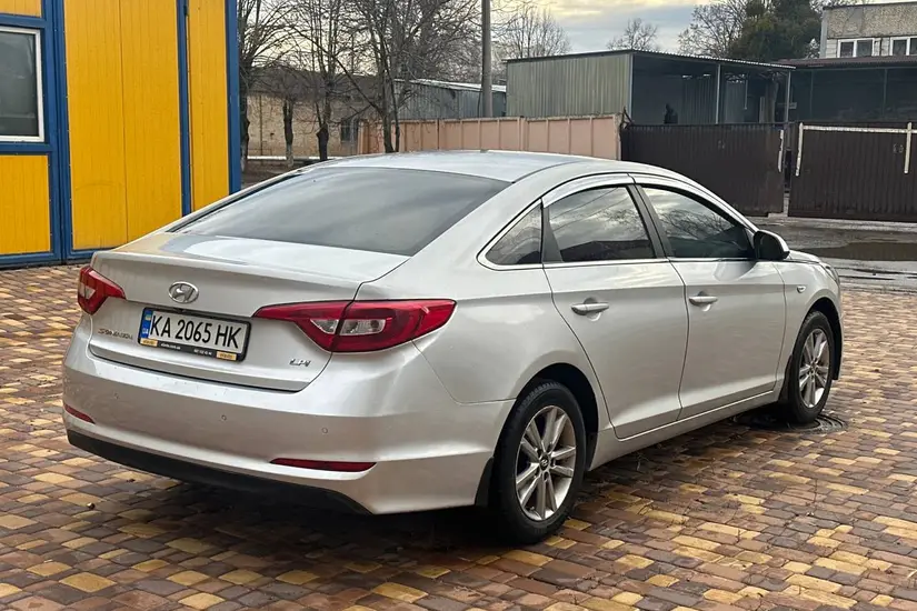 Hyundai Sonata  YF