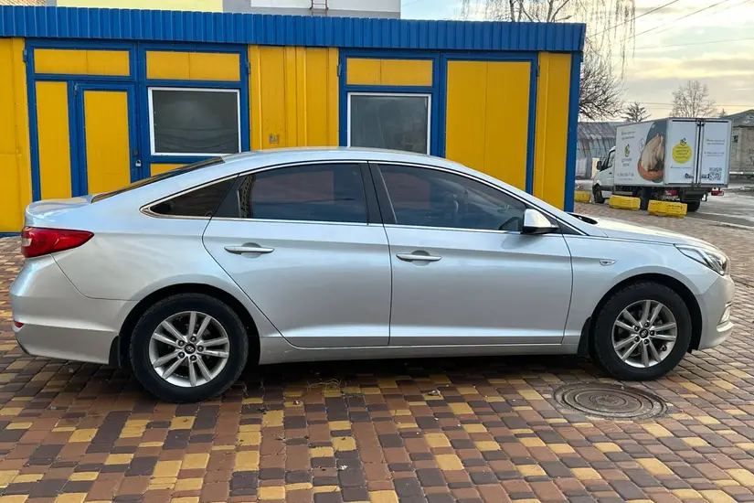 Hyundai Sonata  LF