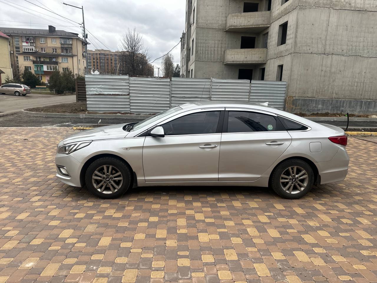 Hyundai Sonata  YF