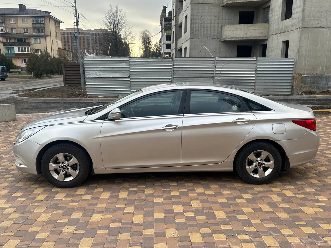 Hyundai Sonata  YF